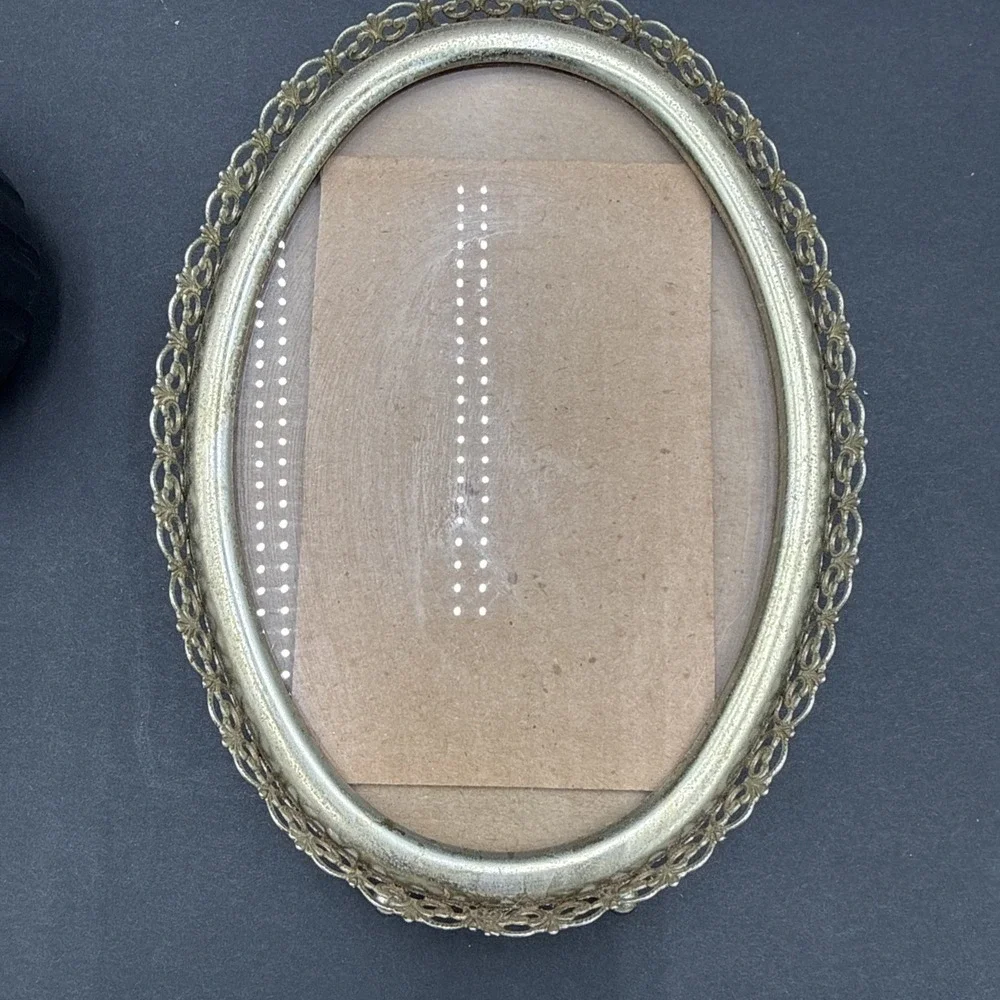Vtg Hollywood Regency Filigree Oval Picture Photo Frame Gold Easel Back MCM